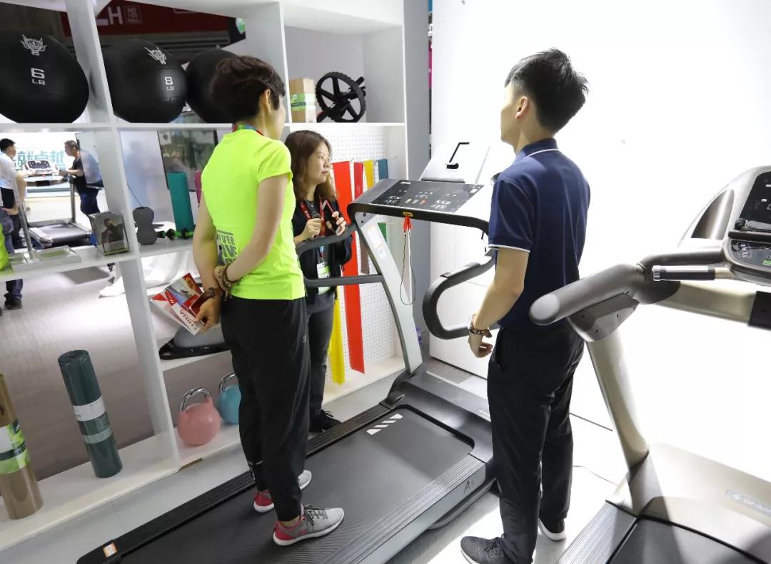 健身器材-星空xk阿里语音智能A5跑步机 健身器材-星空xk阿里语音智能A5跑步机